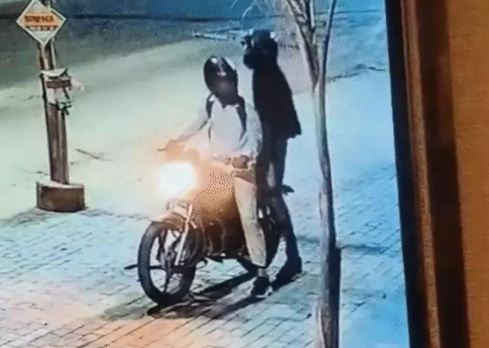 कांग्रेस नेता व व्यापारी के घर लॉरेंस गैंग का अटैक- सात राउंड फायरिंग कांग्रेस नेता व व्यापारी के घर लॉरेंस गैंग का अटैक- सात राउंड फायरिंग