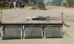 नेपाल में फिर भड़की हिंसा- सरकारी दफ्तर में लगाई आग नेपाल में फिर भड़की हिंसा- सरकारी दफ्तर में लगाई आग