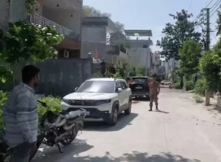 कबाड़ी की करोड़ों की कोठी में इनकम टैक्स का छापा- 9 महीने जेल भी..