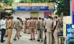 थाने के बाथरूम में टीशर्ट की इलास्टिक से लगाया फंदा- किया सुसाइड थाने के बाथरूम में टीशर्ट की इलास्टिक से लगाया फंदा- किया सुसाइड