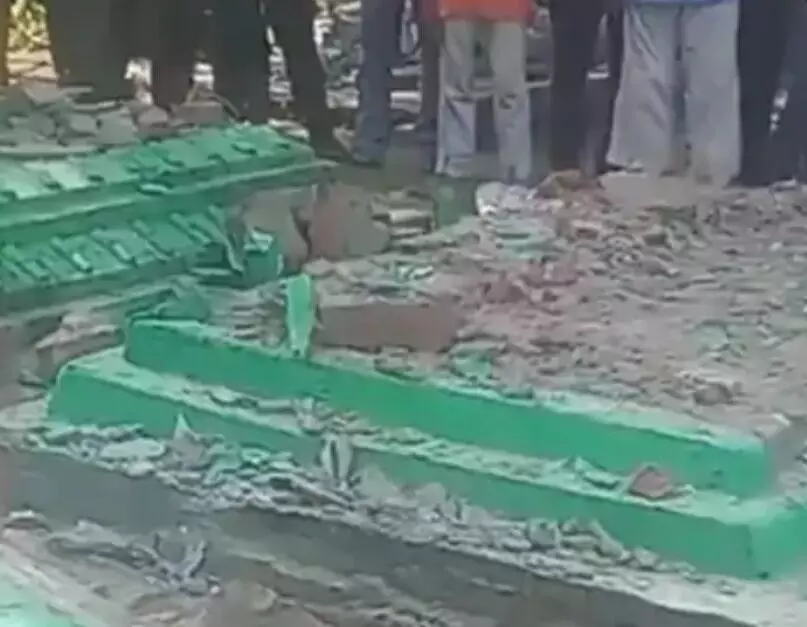 जोगियान कब्रिस्तान में तोड़ी मजार- घटना को लेकर हंगामा- बोले विधायक..