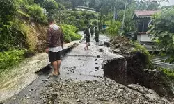 लैंडस्लाइड में चली गई 4 लोगों की जान- नदी में फंसे लोगों का रेस्क्यू