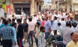 गाजियाबाद पहुंच जलते होटल से नीचे कूदी राजेश देवी का पार्थिव शरीर गाजियाबाद पहुंच जलते होटल से नीचे कूदी राजेश देवी का पार्थिव शरीर