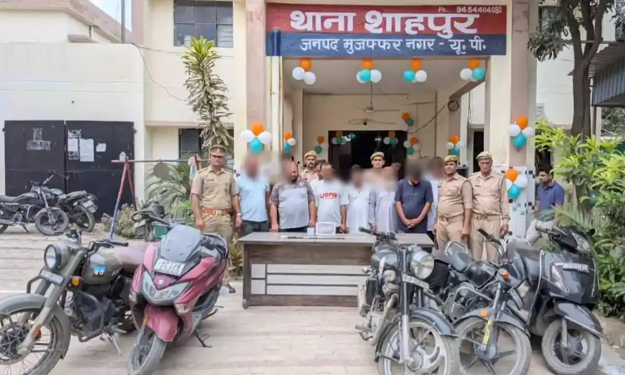 पुलिस का कड़ा एक्शन- 10 जुआरी अरेस्ट- रुपए, मोबाइल, पत्ते बरामद
