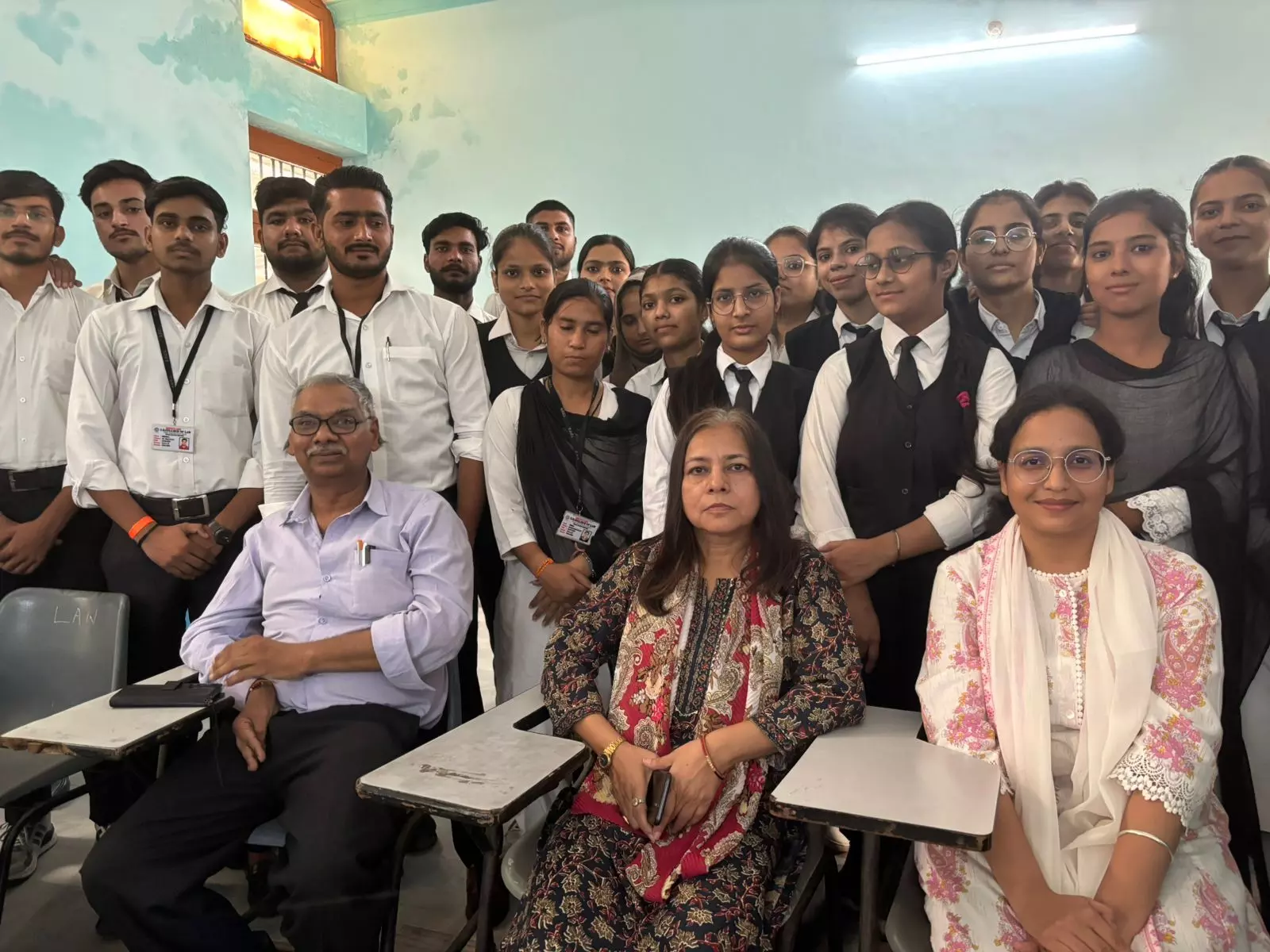 SD कॉलेज ऑफ़ लॉ: हिंदी समर्थन में स्टूडेंट्स- टीचर ने रखे विचार