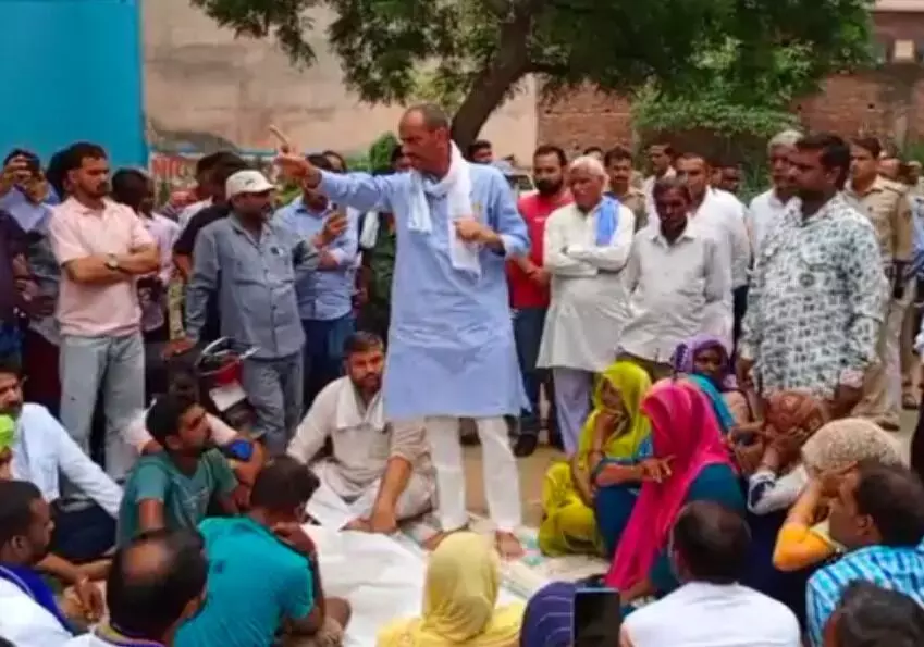 खेत में चारा काट रही महिला को गुलदार ने बनाया शिकार- दो हफ्ते में गई.. खेत में चारा काट रही महिला को गुलदार ने बनाया शिकार- दो हफ्ते में गई..