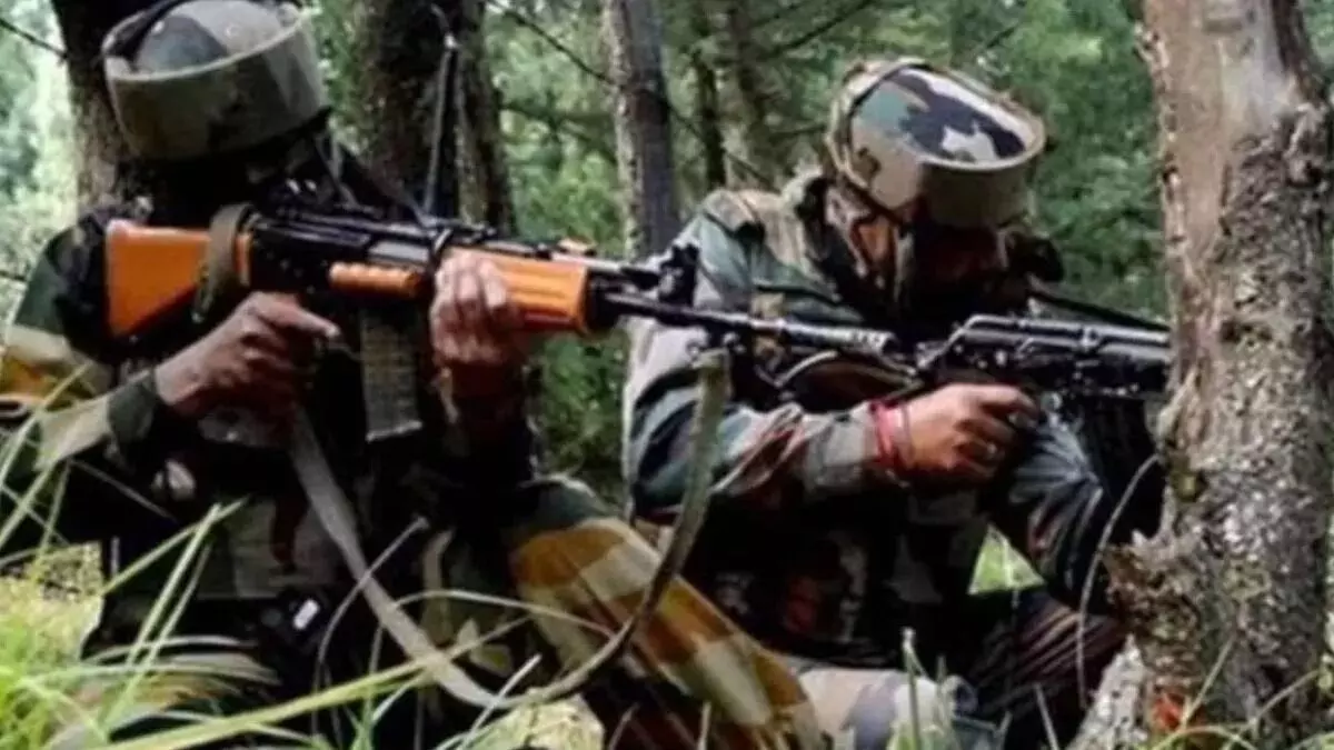 गोलियों की तड़तड़ाहट के बीच मुठभेड़ मे 1 करोड़ के इनामी सहित 3 हुए ढेर गोलियों की तड़तड़ाहट के बीच मुठभेड़ मे 1 करोड़ के इनामी सहित 3 हुए ढेर