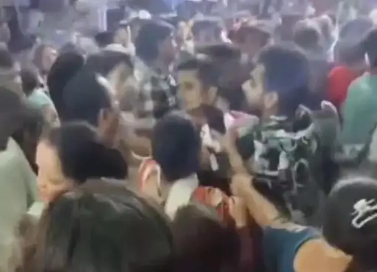 मेला छडियांन में शोहदे को दिया छेड़छाड़ का ईनाम- कुटाई कर की ओवरहालिंग