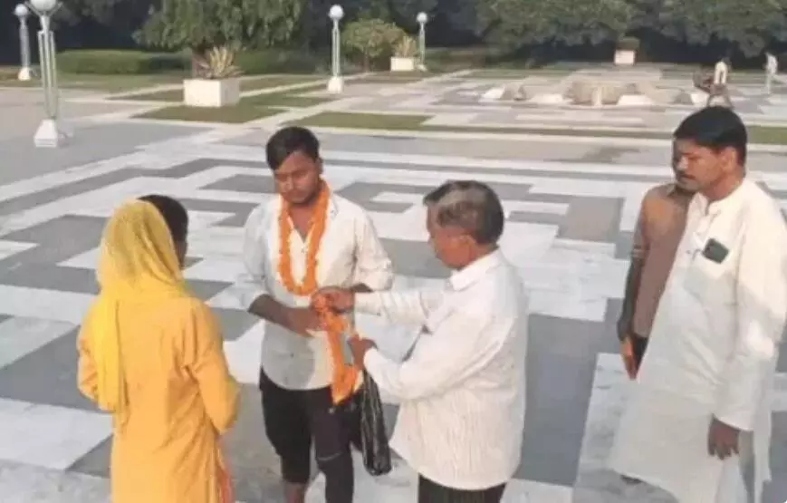 बॉयफ्रेंड के साथ शादी कराकर पति ने पाया पत्नी से छुटकारा-बोला और..