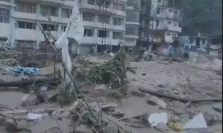 लैंडस्लाइड से ढहा मकान- परिवार के 5 लोग मलबे में दबे- 3 की मौत