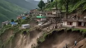 भूस्खलन की चपेट में आने से मकान जमींदोज, महिला की मौत