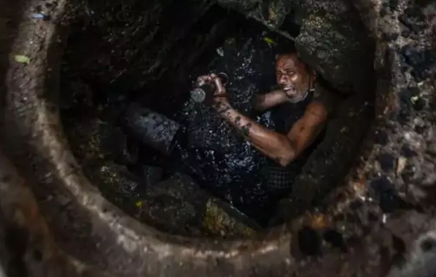 सीवर सफाई करते वक्त जहरीली गैस का हमला- एक की मौत- तीन गंभीर