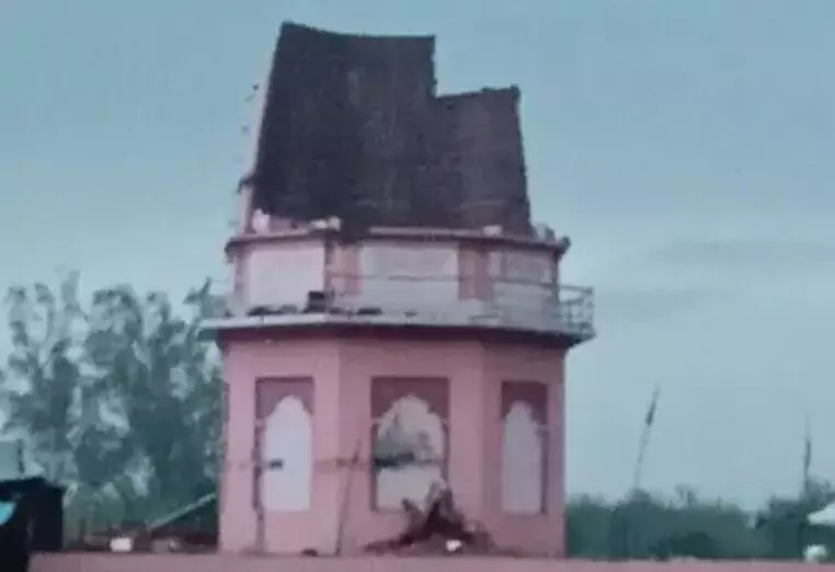 शिव मंदिर पर गिरी आसमानी बिजली-गुंबद को भारी नुकसान- इलाके में हड़कंप