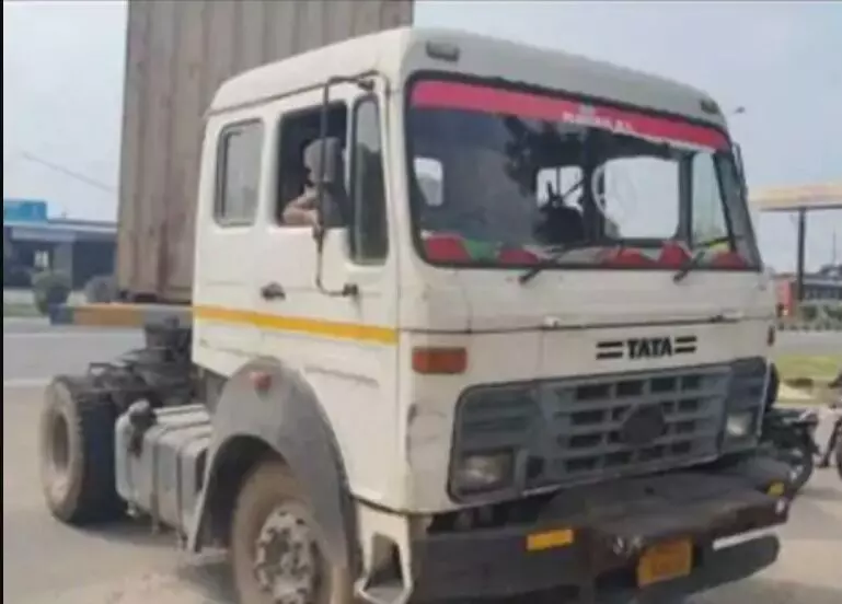 ड्राइवर का हाईवे 58 पर रफ्तार का तांडव-8 किमी तक गाड़ियों मे मारी टक्कर ड्राइवर का हाईवे 58 पर रफ्तार का तांडव-8 किमी तक गाड़ियों मे मारी टक्कर