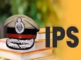 सरकार ने चलाई तबादला एक्सप्रेस - एक साथ कर डाले 30 IPS के ट्रांसफर