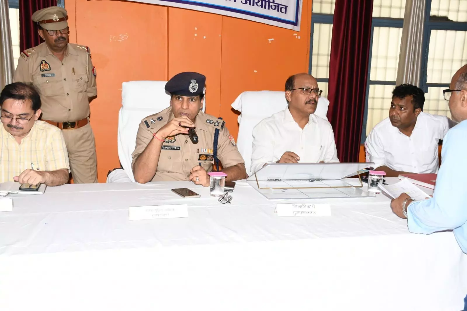 सम्पूर्ण समाधान दिवस में DM-SSP ने सुनी समस्याएं, निस्तारण के लिए... सम्पूर्ण समाधान दिवस में DM-SSP ने सुनी समस्याएं, निस्तारण के लिए...