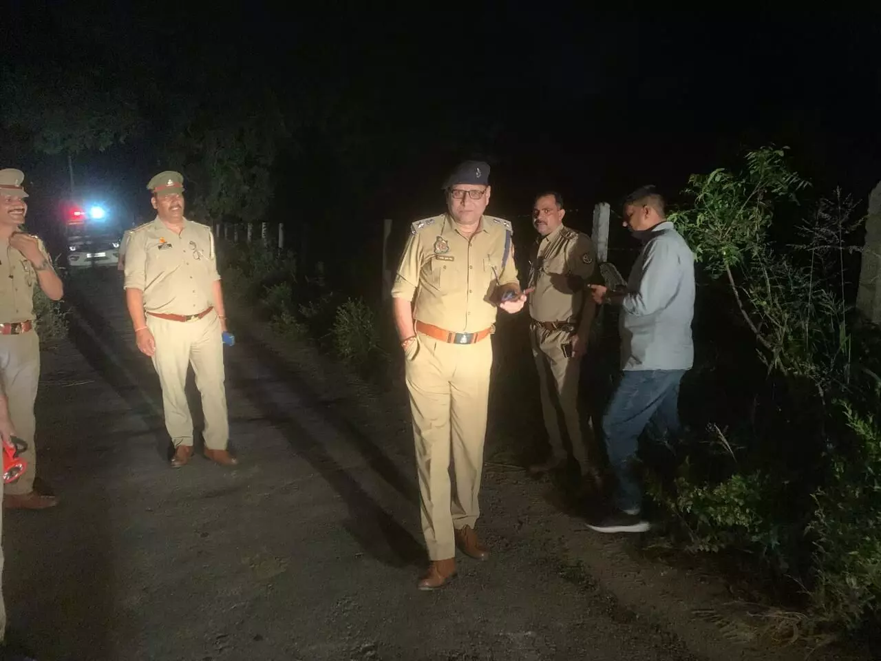 पुलिस और बदमाश के बीच चली गोलियां- बदमाश का हुआ हाफ एनकाउंटर पुलिस और बदमाश के बीच चली गोलियां- बदमाश का हुआ हाफ एनकाउंटर