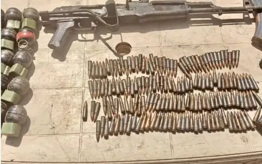 पुंछ में लगा मौत के सामान का जखीरा हाथ-AK 47, हैंड ग्रेनेड तथा.. पुंछ में लगा मौत के सामान का जखीरा हाथ-AK 47, हैंड ग्रेनेड तथा..