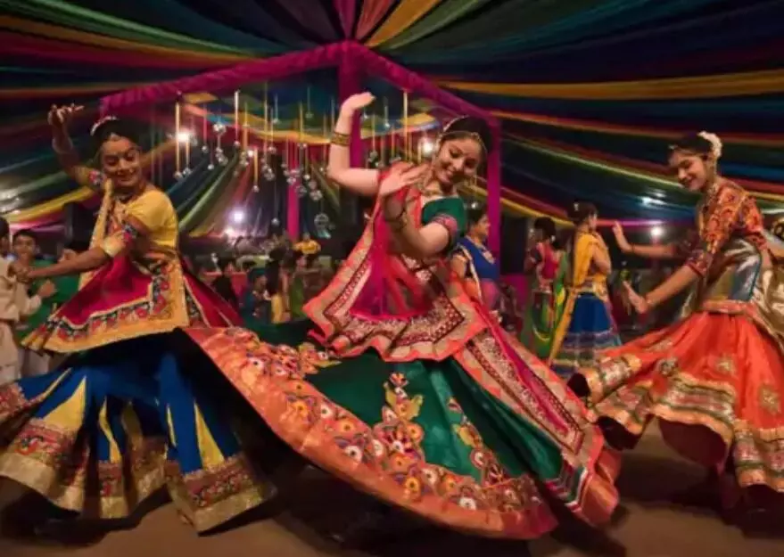 गरबा में आने वाले लोगों पर गोमूत्र छिड़कने का फरमान- एंट्री से पहले... गरबा में आने वाले लोगों पर गोमूत्र छिड़कने का फरमान- एंट्री से पहले...