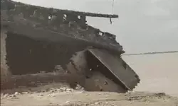 कटान से 4 सेकंड के भीतर नदी में समाया मकान-24 घंटे में आठ घर.. कटान से 4 सेकंड के भीतर नदी में समाया मकान-24 घंटे में आठ घर..