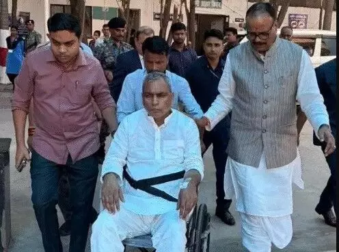 OP राजभर को ब्रेन स्ट्रोक- डिप्टी सीएम खुद लेकर पहुंचे घर से हॉस्पिटल OP राजभर को ब्रेन स्ट्रोक- डिप्टी सीएम खुद लेकर पहुंचे घर से हॉस्पिटल