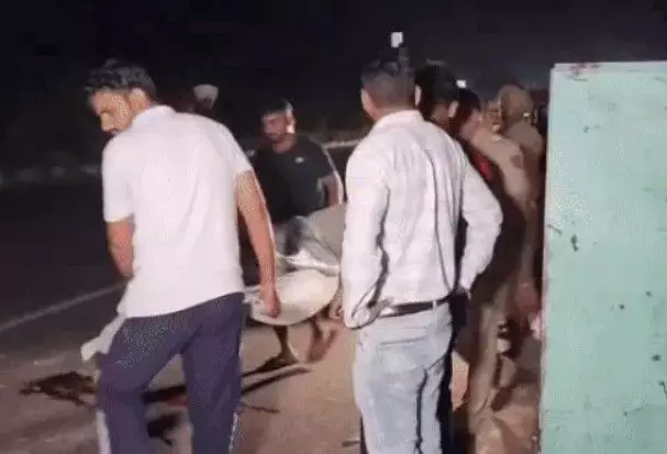 नेशनल हाईवे पर ट्रक की टक्कर से पिकअप पलटी- दो बच्चों की मौके पर मौत नेशनल हाईवे पर ट्रक की टक्कर से पिकअप पलटी- दो बच्चों की मौके पर मौत