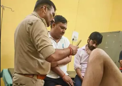 बदमाशों ने चौकीदार को मारी गोली- हायर सेंटर किया रेफर- निर्माणाधीन.... बदमाशों ने चौकीदार को मारी गोली- हायर सेंटर किया रेफर- निर्माणाधीन....