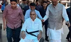 OP राजभर को ब्रेन स्ट्रोक- डिप्टी सीएम खुद लेकर पहुंचे घर से हॉस्पिटल