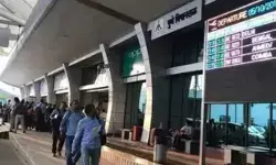 फ्लाइट में सवार होने को तैयार पैसेंजर के बैग से मचा हड़कंप- रिवाल्वर.. फ्लाइट में सवार होने को तैयार पैसेंजर के बैग से मचा हड़कंप- रिवाल्वर..