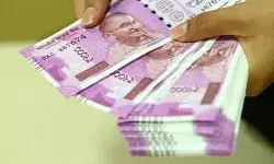 डॉलर के मुकाबले फिर गिरा रुपया- रिकॉर्ड ऑल टाइम लो पर आया डॉलर के मुकाबले फिर गिरा रुपया- रिकॉर्ड ऑल टाइम लो पर आया