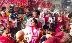 नवरात्रि के दूसरे दिन मां शीतला के जयकारे से गूंज उठा चौकियां धाम