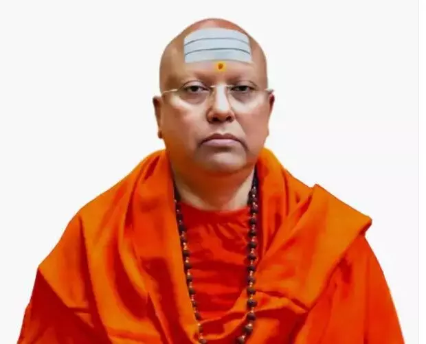 कॉलेज चीफ निकला दिलफेंक- 17 छात्राएं बोली छूता था जबरन