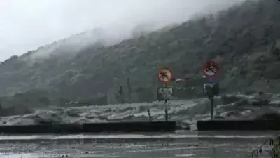 तेज तूफ़ान आने से 14 लोगों की मौत, दर्जनों से ज्यादा घायल तेज तूफ़ान आने से 14 लोगों की मौत, दर्जनों से ज्यादा घायल