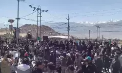 पूर्ण राज्य की मांग को लेकर बवाल-छात्रों का प्रदर्शन-फूंका BJP दफ्तर पूर्ण राज्य की मांग को लेकर बवाल-छात्रों का प्रदर्शन-फूंका BJP दफ्तर