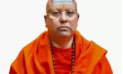 कॉलेज चीफ निकला दिलफेंक- 17 छात्राएं बोली छूता था जबरन कॉलेज चीफ निकला दिलफेंक- 17 छात्राएं बोली छूता था जबरन