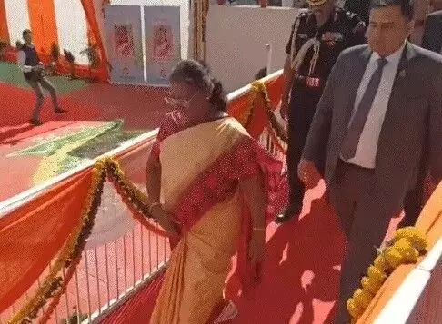 सबसे लग्जरी ट्रेन में सवार होकर कृष्ण की नगरी पहुंची राष्ट्रपति