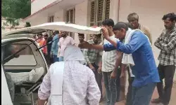 गर्लफ्रेंड से मिलने के लिए गया किशोर भागते समय कुएं में गिरा- चली गई.. गर्लफ्रेंड से मिलने के लिए गया किशोर भागते समय कुएं में गिरा- चली गई..