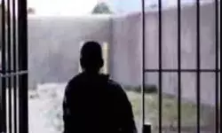 सेंट्रल जेल में कहासुनी के बाद दो बंदियों में घमासान- स्टील के मग से.. सेंट्रल जेल में कहासुनी के बाद दो बंदियों में घमासान- स्टील के मग से..