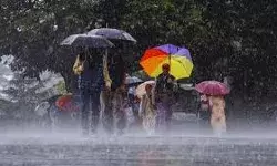 भारी बारिश की वजह से, लोगों को बाहर नहीं निकलने की सलाह