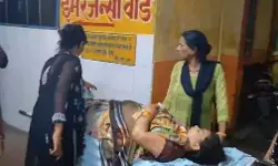तेज रफ्तार कार ने मारी ई रिक्शा में टक्कर- मौके पर मची चीख पुकार तेज रफ्तार कार ने मारी ई रिक्शा में टक्कर- मौके पर मची चीख पुकार