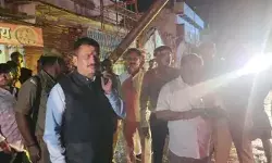 आंधी ने बिजली के खंभों को जमीन पर किया लोटपोट- डीएम तुरंत..