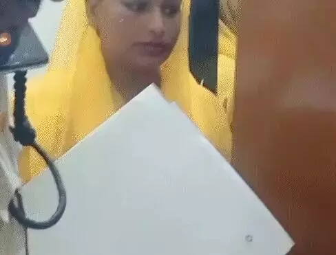 झगड़े के बाद बहू ने हवलदार ससुर को पकड़वाया- मिले गांजा और हथियार