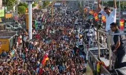 एक्टर की रैली ने पसराया मातम- भगदड़ में 39 की मौत से कोहराम एक्टर की रैली ने पसराया मातम- भगदड़ में 39 की मौत से कोहराम