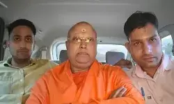 स्टूडेंट के यौन शोषण का आरोपी चैतन्यानंद लगा हाथ- लास्ट लोकेशन ने.... स्टूडेंट के यौन शोषण का आरोपी चैतन्यानंद लगा हाथ- लास्ट लोकेशन ने....