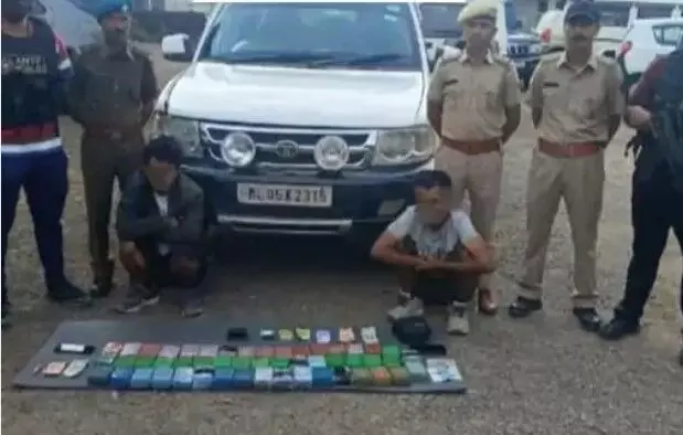 ढाई करोड़ की हीरोइन जब्त, कई देशों की करेंसी भी बरामद- 2 तस्कर..