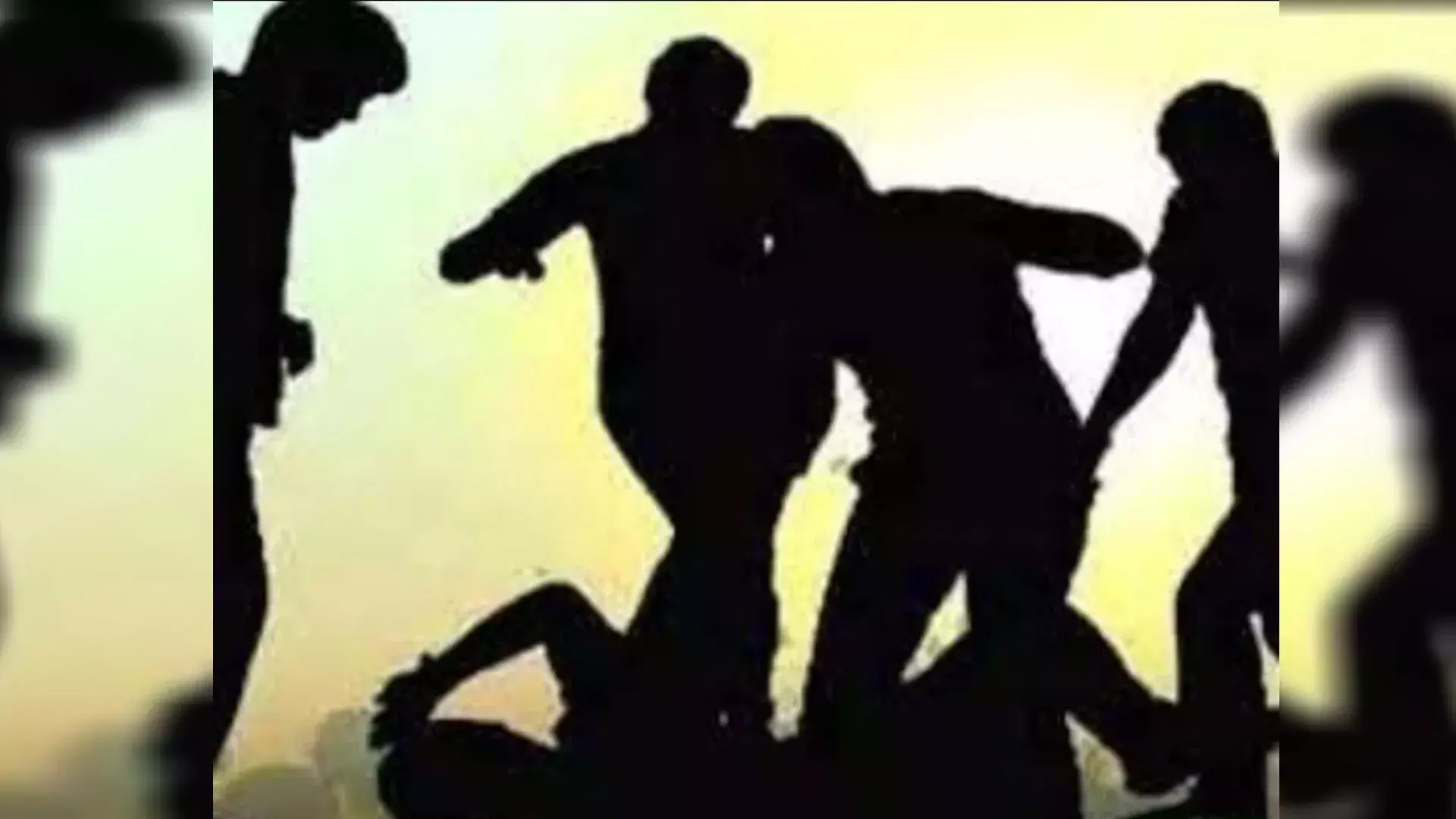 सर्वे करने पहुंचे लेखपाल और उनकी टीम पर जानलेवा हमला सर्वे करने पहुंचे लेखपाल और उनकी टीम पर जानलेवा हमला