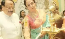 सांसद एवं एक्ट्रेस द्वारा उद्घाटित ज्वेलर्स शोरूम को जारी किया नोटिस