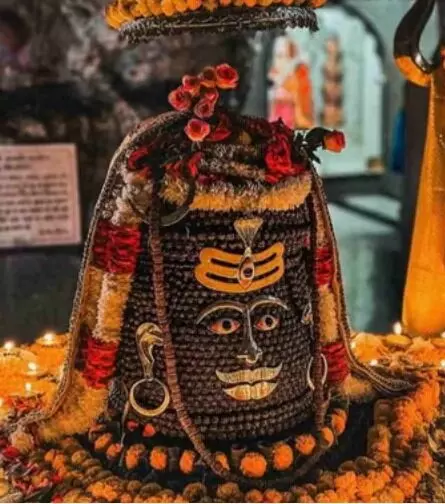 प्राचीन एवं ऐतिहासिक मंदिर से भगवान शिव का नाग चोरी- पब्लिक में उबाल