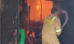 शो शुरू होने से पहले थिएटर में लगी आग- जलकर हो गया टॉकीज खाक शो शुरू होने से पहले थिएटर में लगी आग- जलकर हो गया टॉकीज खाक