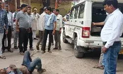 टल्ली होकर तहसील गेट पर आराम फरमा रहे युवक के पैर पर चढ़ी गाड़ी टल्ली होकर तहसील गेट पर आराम फरमा रहे युवक के पैर पर चढ़ी गाड़ी